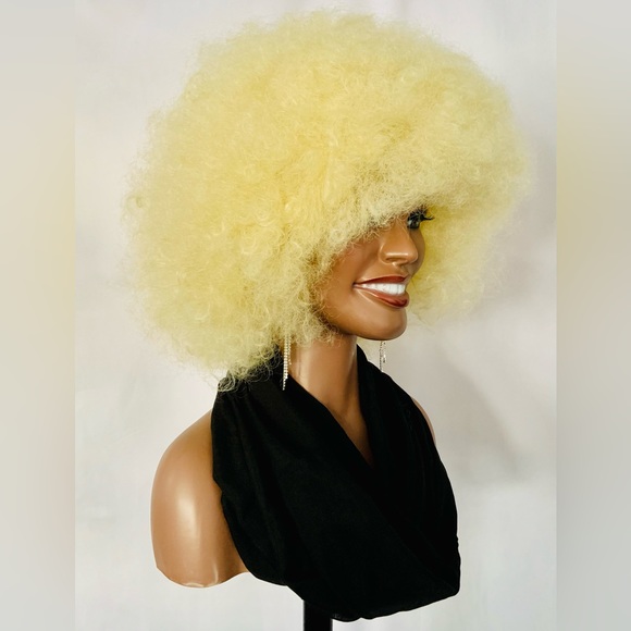 Big & Beautiful Blonde Premium Fiber Afro Wig for Daily Wear/Events/Cosplay - Picture 2 of 8